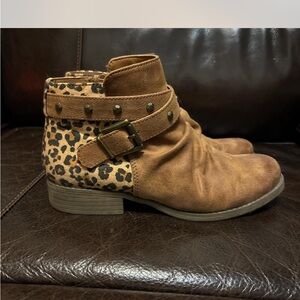White Mountain Tan Suede Ankle Boots with Leopard Print Heel